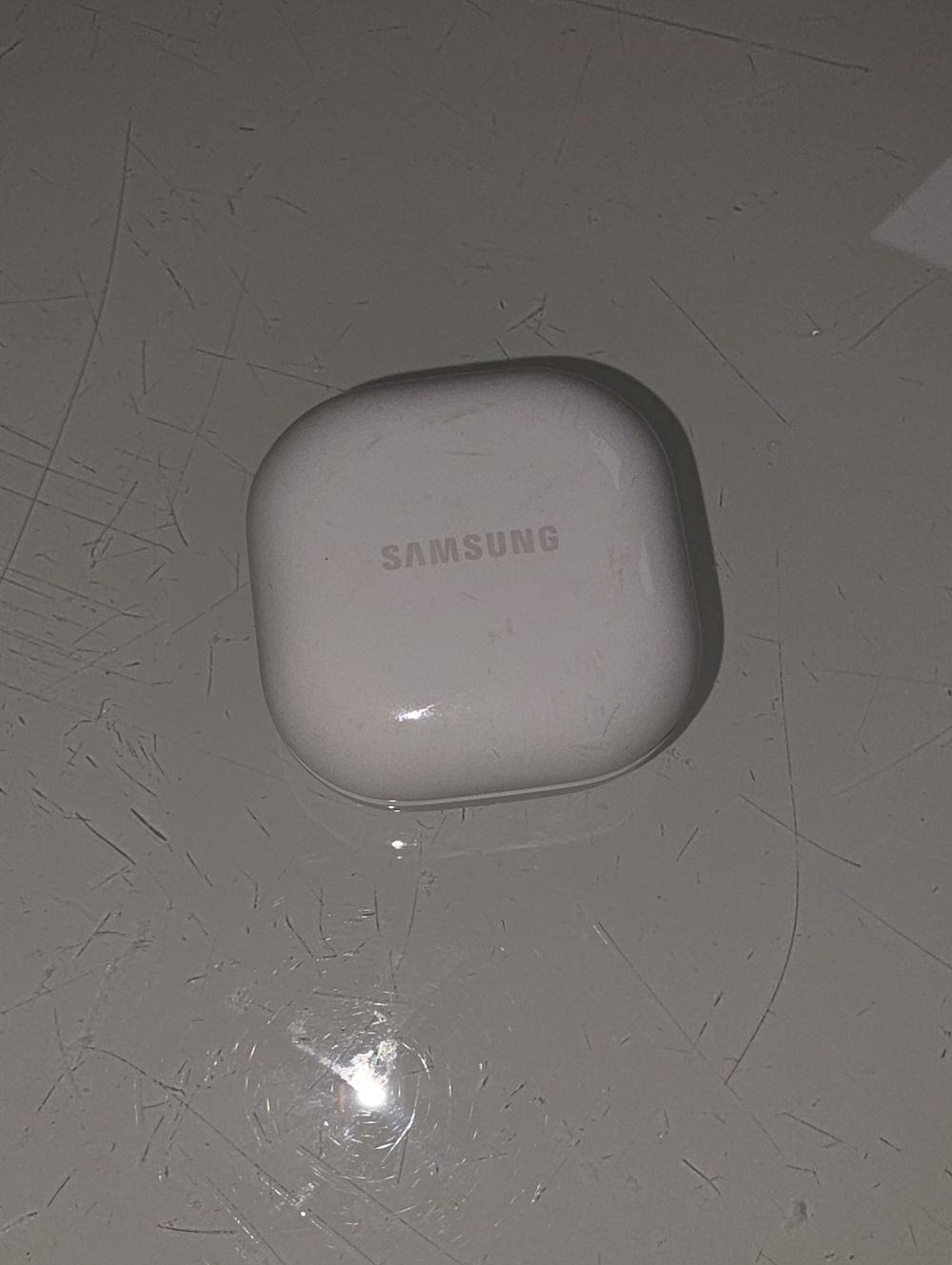 Samsung Glossy White Wireless Earbuds Charging Case